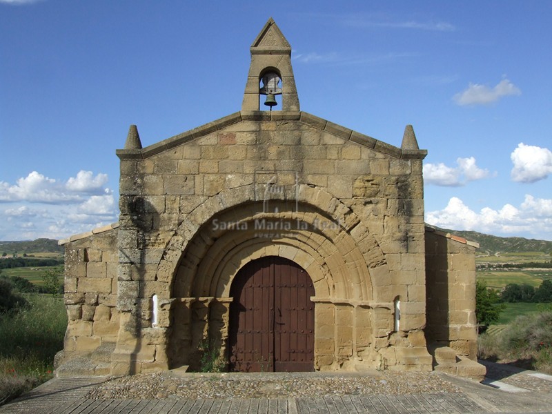 Exterior de la ermita de la Corona