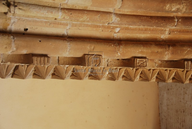 Detalle de la arquivolta de la portada
