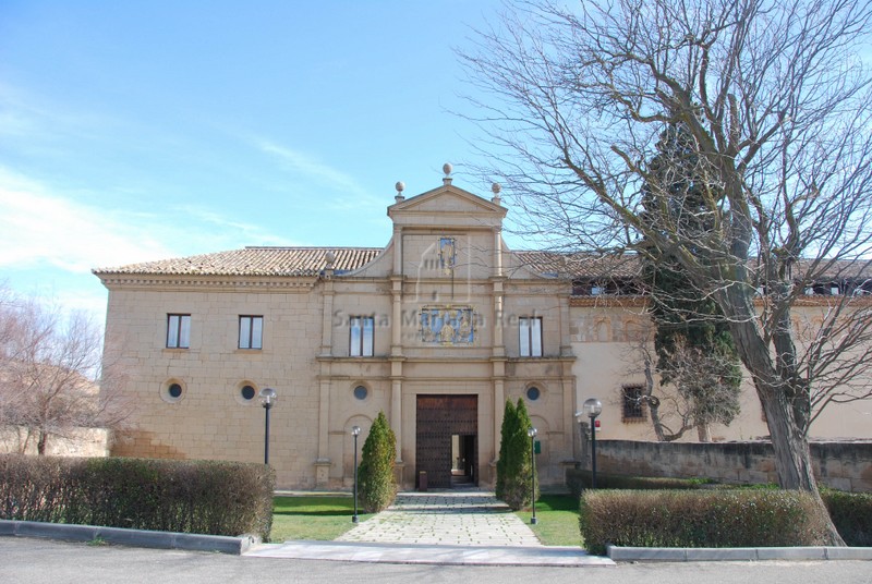 Fachada del Monasterio de Nuestra Señora de Rueda