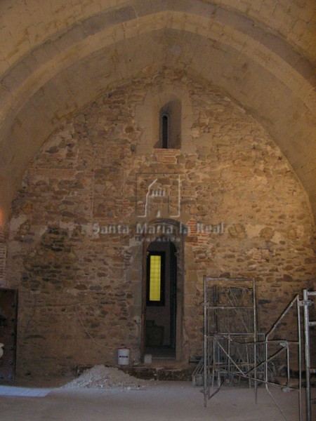 Acceso a la torre desde el interior del templo