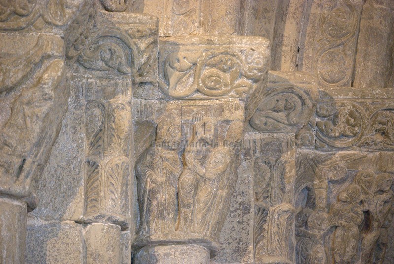 Detalle del capitel de la Anunciación, de la portada occidental