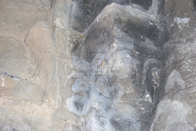 Detalle de un capitel del desparecido ábside norte