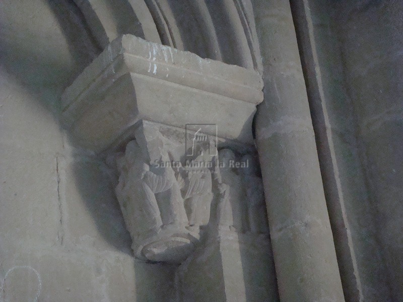 Capitel de la arquería interna en el muro sur. El beso de Judas y el Prendimiento