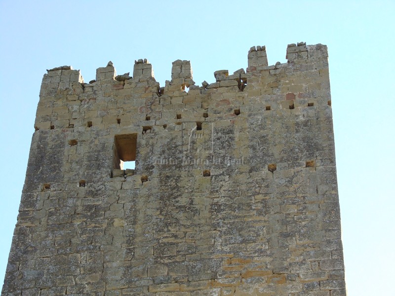Detalle de la zona superior de la torre