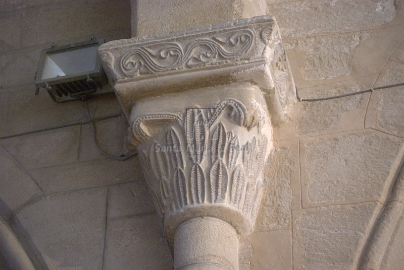 Capitel vegetal