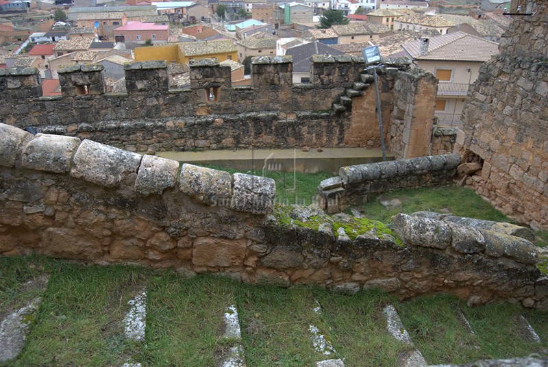 Espacio entre la muralla y la iglesia