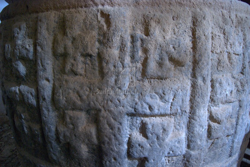 Detalle de la pila bautismal Detalle de la pila bautismal
