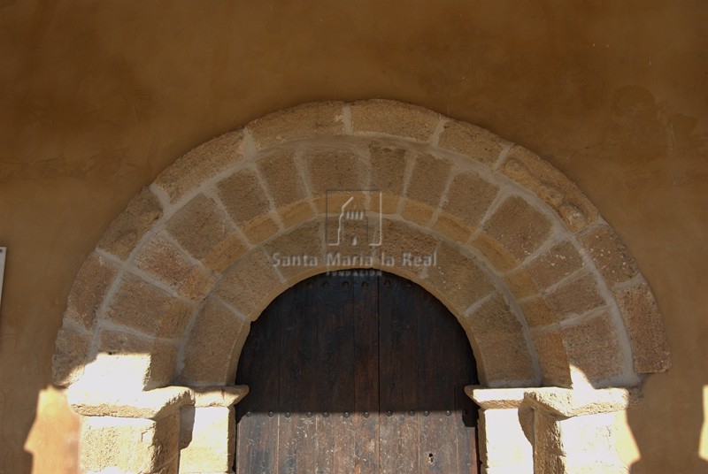 Detalle de la portada meridional