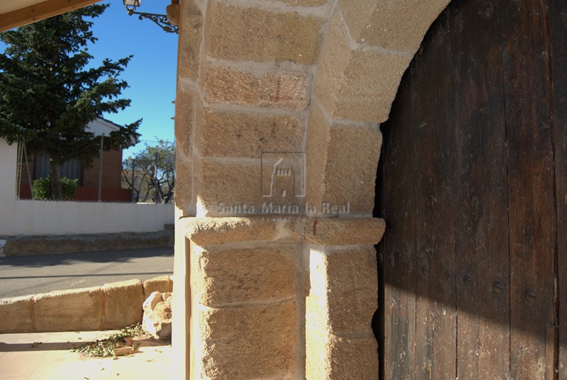 Detalle de la portada meridional