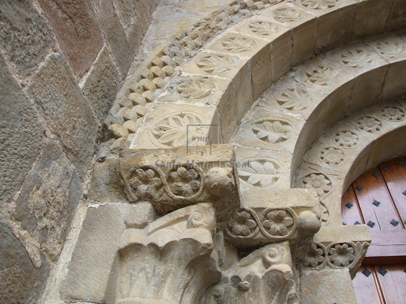 Detalle de la portada meridional