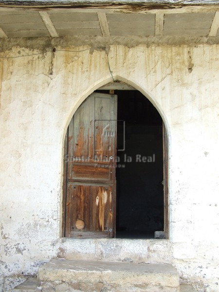 Puerta de entrada en el muro sur