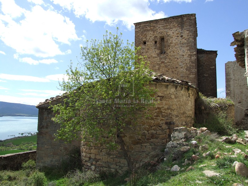 Exterior de la iglesia de San Miguel Arcángel