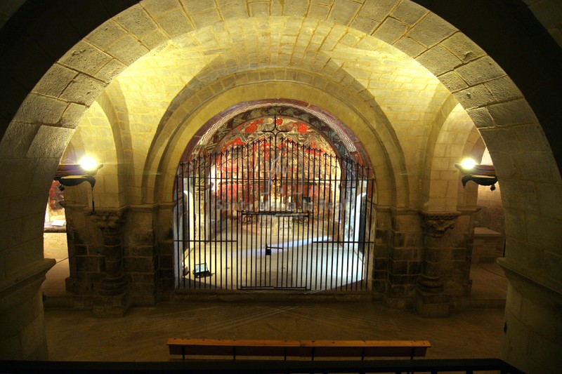 Interior de la iglesia baja