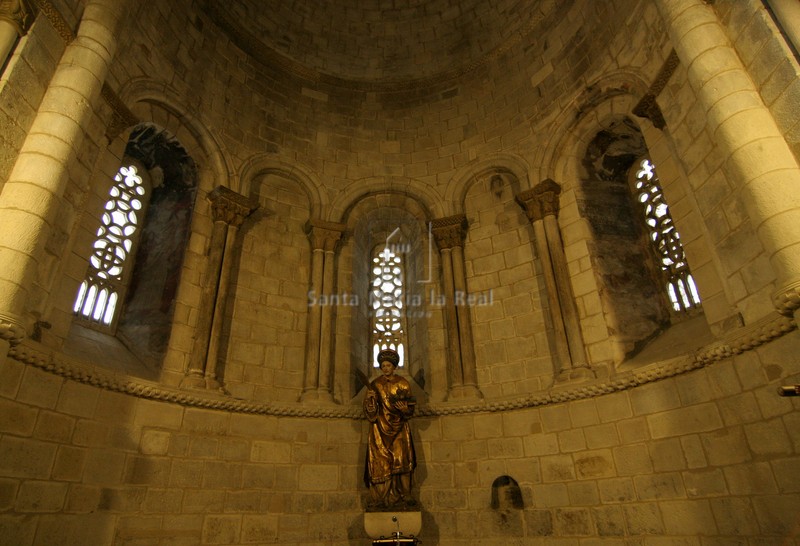 Detalle de la Capilla mayor en la iglesia alta