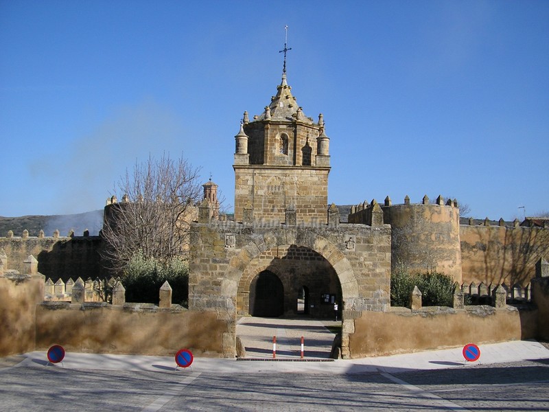 Vista del monasterio de Santa María de Verual desde el este