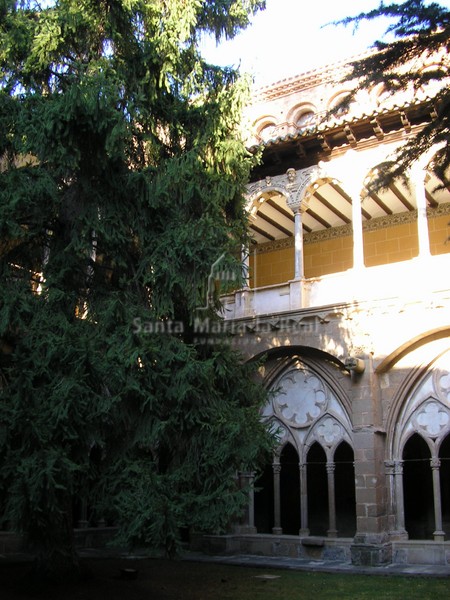 Claustro gótico