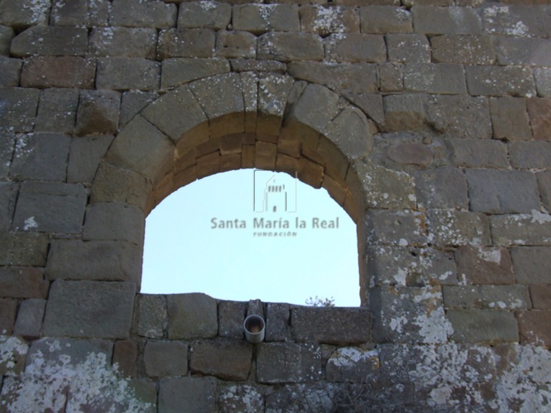 Ventanal en el lienzo de poniente de la torre